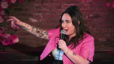 [mimics horn blowing] - Liza Treyger: Night Owl