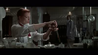 Mina. I'm identifying a powder that Nemo found. - The League of Extraordinary Gentlemen