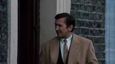 Mind you don't catch cold, Jack. - Get Carter