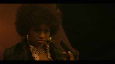 - Miney...
- (CLANKING) - Fight Night: The Million Dollar Heist