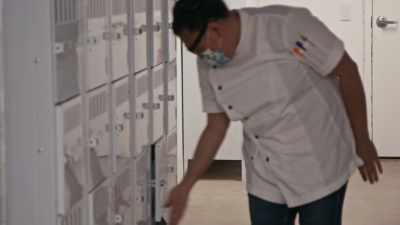 [Minh] I'm really OCD,
you guys. [laughs] - Food and Country