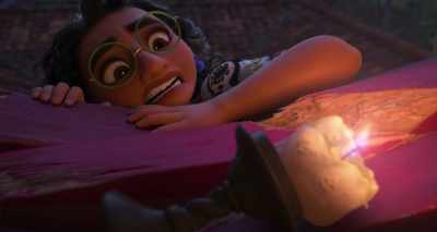 Mirabel! The house is going to fall! - Encanto