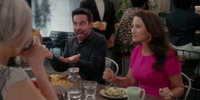 - Miranda, it, it isn't even 12:30.
- We're celebrating. - And Just Like That…