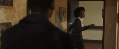 -Miranda. Miranda, wait.
-You have five seconds, - Black Box
