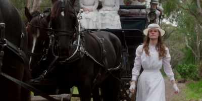 Miranda...
(speaks French) - Picnic at Hanging Rock