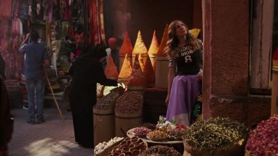[MIRANDA SPEAKS IN ARABIC] - Sex and the City 2