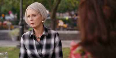Miranda, stop. Miranda, stop.
Come on, stop, stop, stop. - And Just Like That…