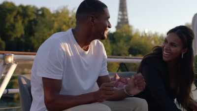 MIRKO: I see Rose speaking
with Sébastien. - Love Trip: Paris