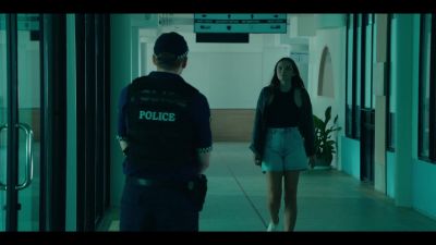 Miss, can I help you? - No Escape