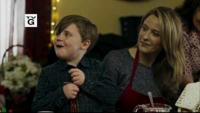 Miss Caroline, you gotta
come look at my house! - Christmas Wishes & Mistletoe Kisses