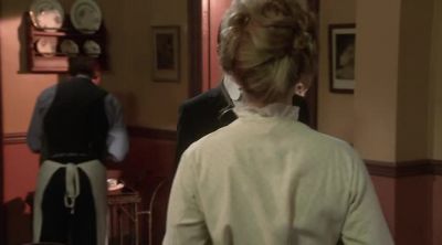- Miss Cranston.
- Hello, Detective Murdoch. - Murdoch Mysteries