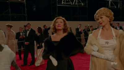 Miss de Havilland,
is is true you flew out - FEUD