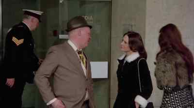 - Miss Hamilton? - Sweeney!