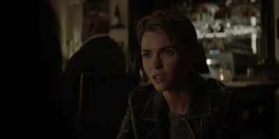 Miss... I need to ask you to leave. - Batwoman