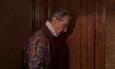 Miss? It's Doctor Wells. - Horror Express