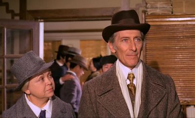 Miss Jones let me introduce Professor Alexander Saxton - Horror Express