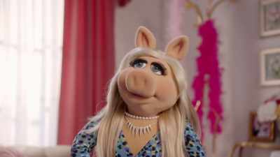MISS PIGGY: Be spontaneous! - Muppets Now
