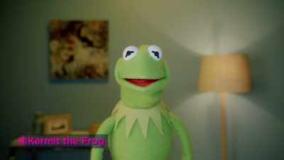 MISS PIGGY: How do you get over
being dumped? - Muppets Now