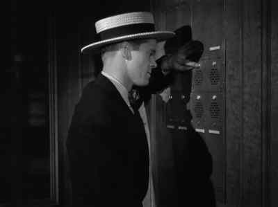 - Miss Reed?
- Yes? - The Woman in the Window