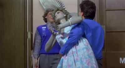 -Miss Thomas, hi.
-Please, Jonathan, it's all yours. - Mannequin
