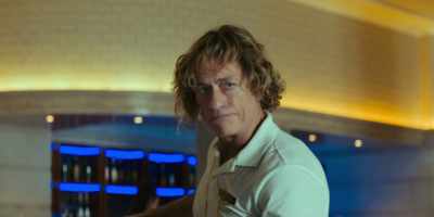 - Mission canceled.
- What's going on, Richard? - The Last Mercenary