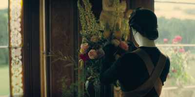 ♪ Mistress Mary,
quite contrary ♪ - The Peripheral