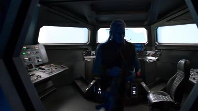 [Mitch] Ship's altitude
moving to 500 feet. - Supergirl