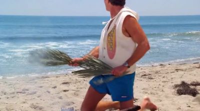 MITCH, THERE'S A BOAT! - Baywatch