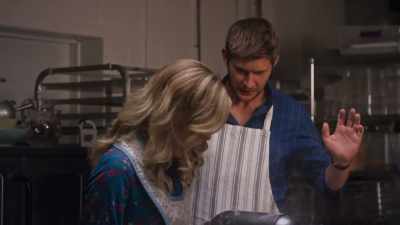 (mixer whirring) - Love is a Piece of Cake