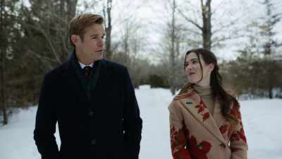 Mm. Cogito, ergo sum. - A Royal Christmas Crush