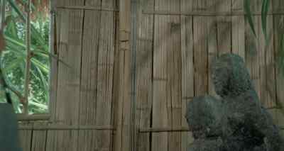 - Mm, this couple's got problems. - Beyond Atlantis