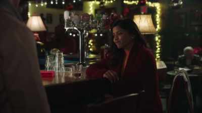 Mm-hm, the owner is Stanley,
my cousin. - Christmas 9 to 5