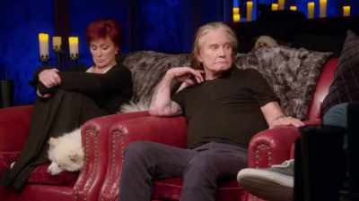 - Mm-hmm.
- And it seems like someone - The Osbournes Want to Believe