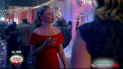Mm, hmm, I don't know, I just, - Christmas at Graceland: Home for the Holidays