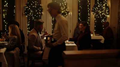 - Mm-hmm. Mm-hmm.
(chuckles) - Mom's Christmas Boyfriend