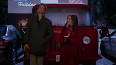 - Mm-hmm. Very un-Scrooge-like.
- Yeah. - Christmas at the Drive-In