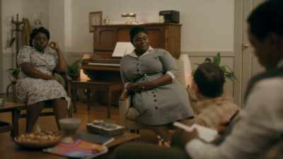 -Mm-hmm.
-We'll do an episode - Robin Roberts Presents: Mahalia