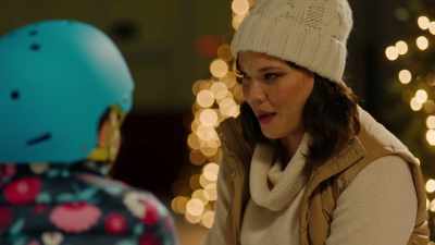 - Mm. I can do that. Yeah.
(gasps) - Mom's Christmas Boyfriend