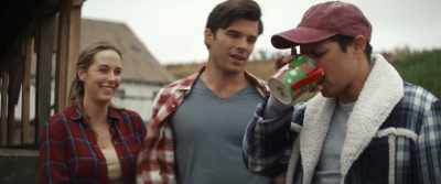 Mm-mm. I got some good news. - A California Christmas: City Lights