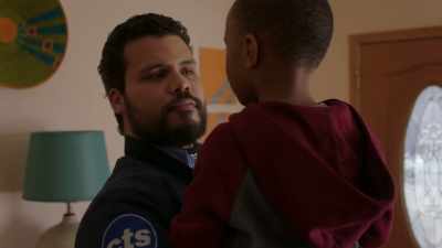 Mm-mm? You think Black Lightning
can find her, huh? - The Red Line