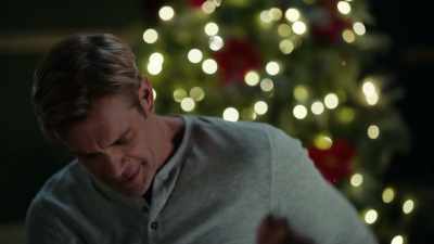Mm - A Royal Christmas Crush