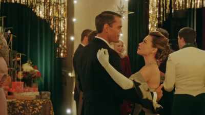 Mm, you talked Ava
back into the picture. - A Biltmore Christmas