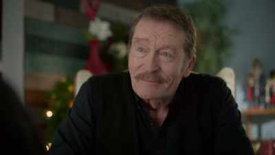 - Mm, so tell me everything. - It’s Beginning to Look a Lot Like Murder
