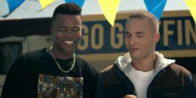- Mm.
- ...to anesthetize - Dear White People