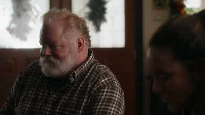- Mm.
- Yeah, so. (chuckles) - Holiday Road