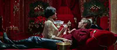Mmm, champagne. Pazhalsta. - In Like Flint