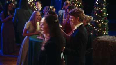 - Mmm-hmm,
- Yeah, that's Parker. - Candy Coated Christmas