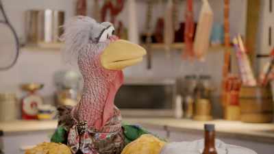 -Mmm.
-Mmm! (GIGGLES) - Muppets Now