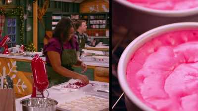 - Mmm.
- We have some graham cracker - Baking It