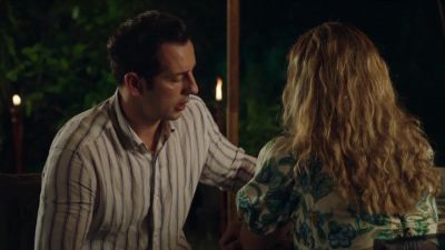 MOBILE RINGS AND VIBRATES - Death in Paradise